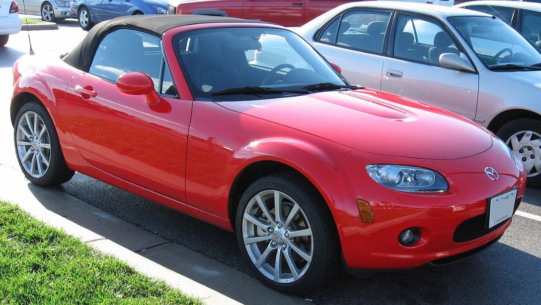 Mazda MX-5, Mazda Miata o Eunos Roadster es un coche japones deportivo con carrocería descapotable