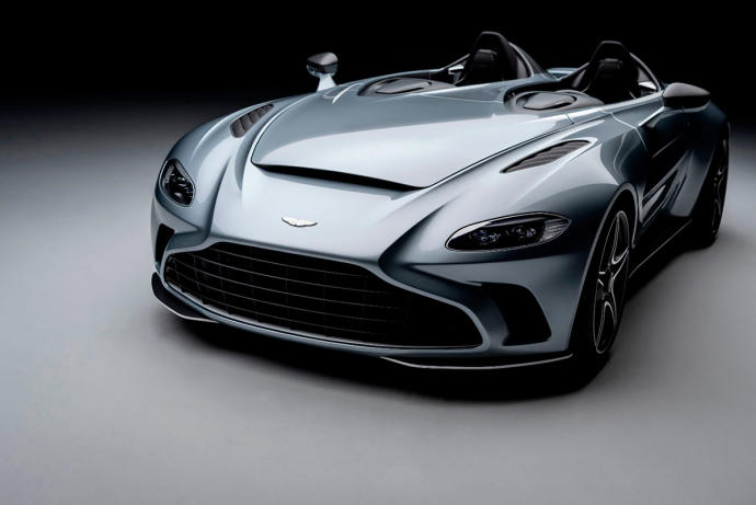 Aston Martin V12 Speedster: una radical barqueta de 700 CV limitada a 88 unidades