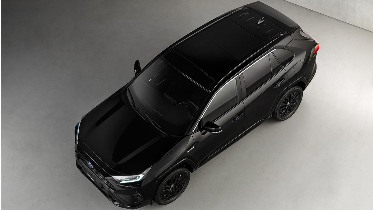 Toyota RAV4 Electric Hybrid Black Edition: negro protagonista