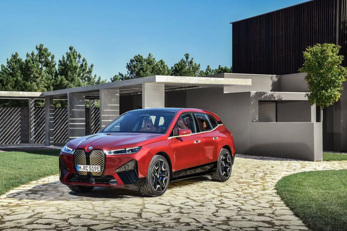 Nuevo BMW iX 2021: el futuro de la marca es un SUV elctrico de 500 CV